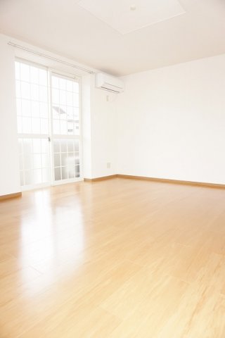 居室・リビング　ゆったり過ごせる居間です