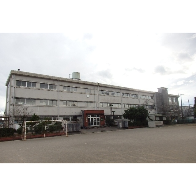 小学校　木田小学校　　４３（小学校）まで1050m