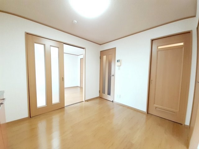 居室・リビング　※別号室の写真です。