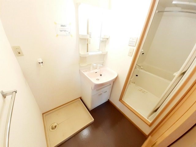 洗面設備　※別号室の写真です。