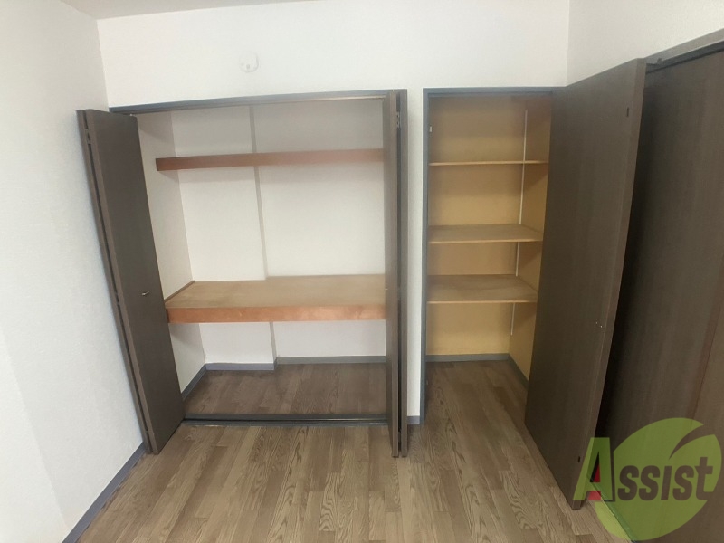 収納　寝室の収納です。部屋がすっきり片付きます。