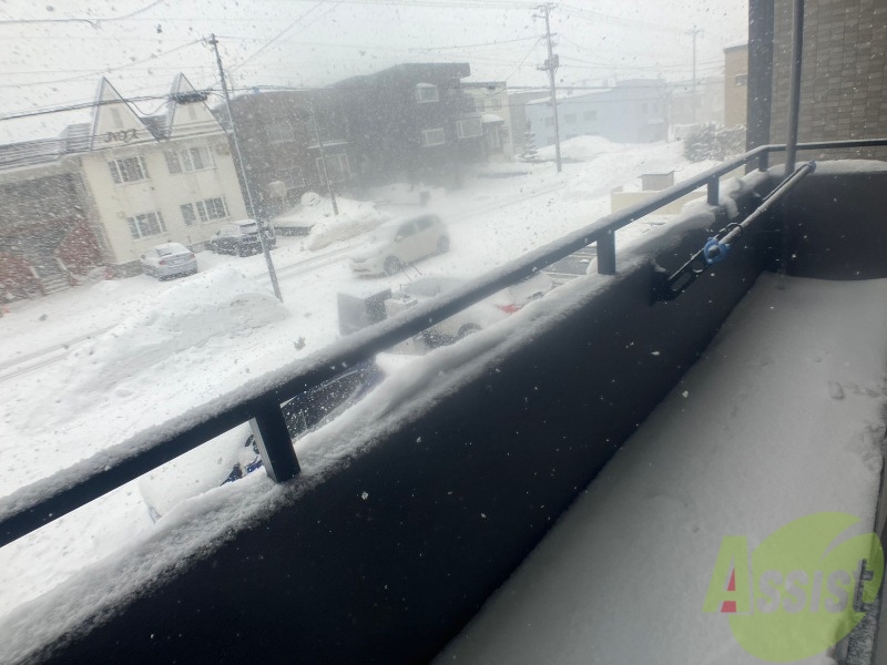 バルコニー　バルコニーです。洗濯物を干したり一息ついたりできますね！