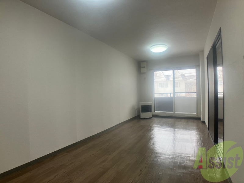 居室・リビング　広くてキレイなお部屋が広がっていて、充実した生活が送れそう。