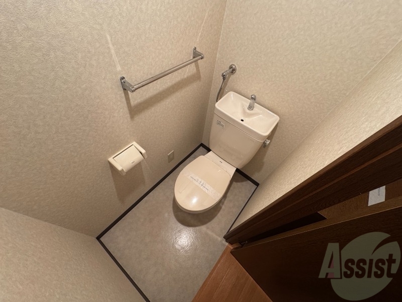 トイレ　こちらはトイレです。清潔感があり、安心して使用できます。