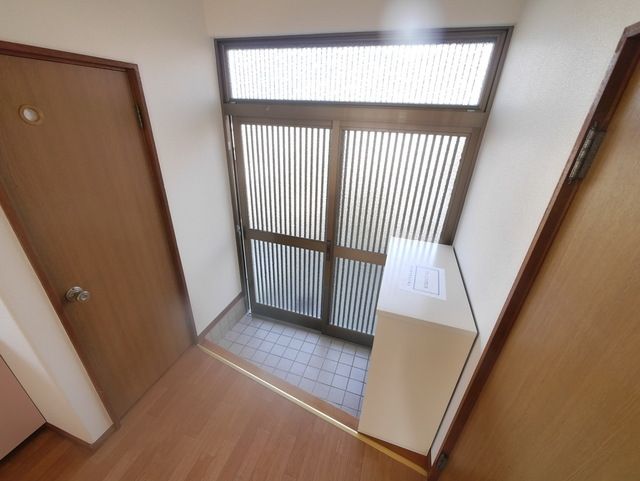 玄関　★お問い合わせはタウンハウジング