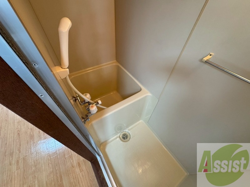 バス・シャワールーム　ユニットバスです。疲れを癒すのに欠かせませんね！