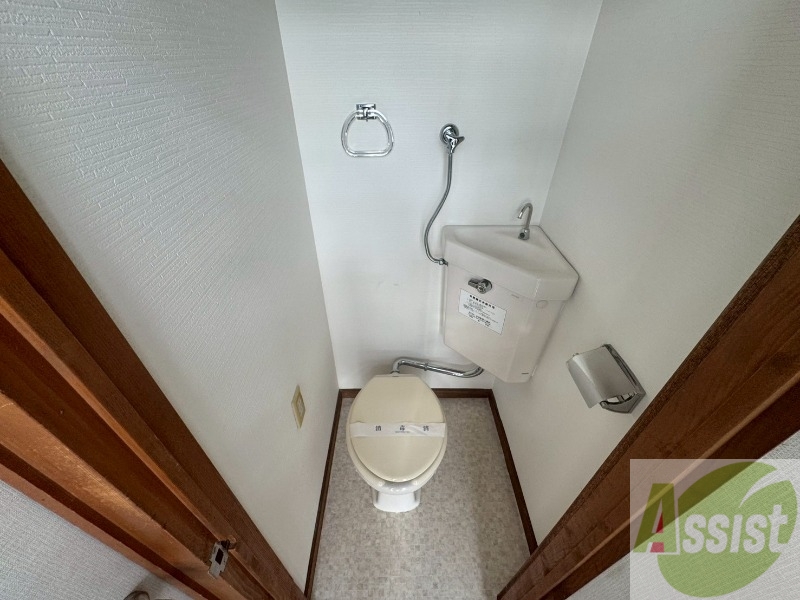 トイレ　こちらはトイレです。清潔感があり、安心して使用できます。