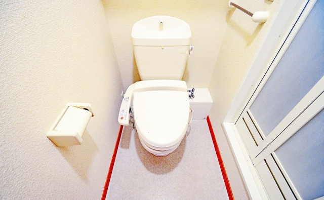 トイレ　写真は別号室のものです。