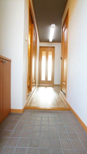 玄関　お写真多数ご用意しております！お問い合わせお待ちしております