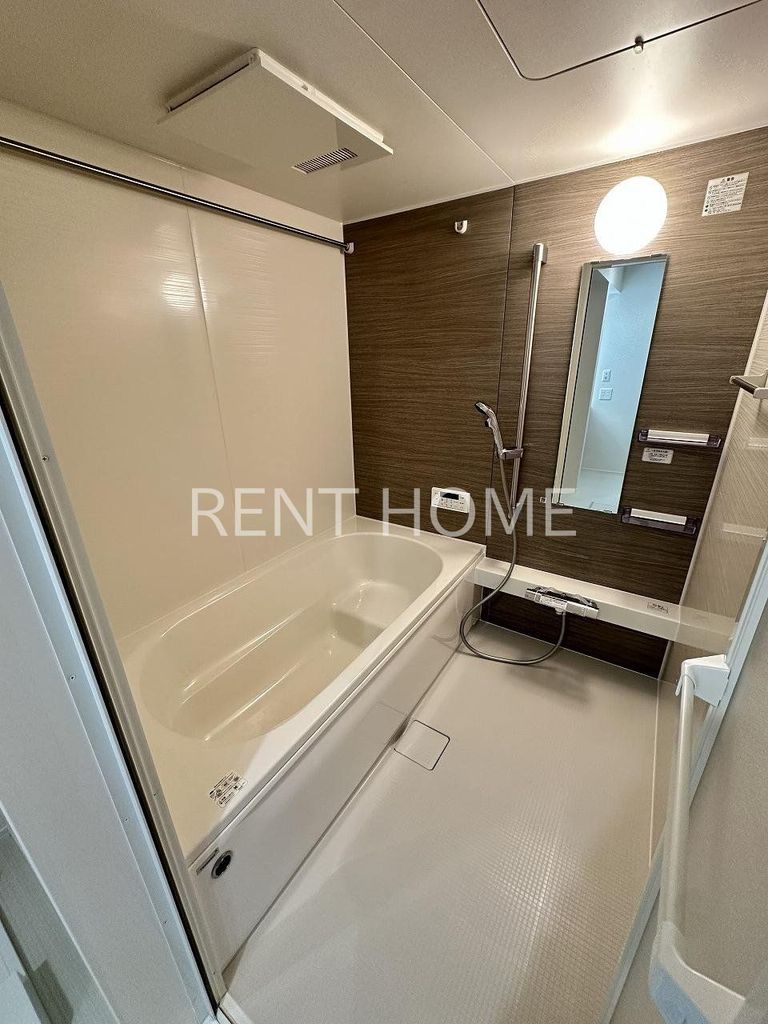 バス・シャワールーム　一坪風呂です