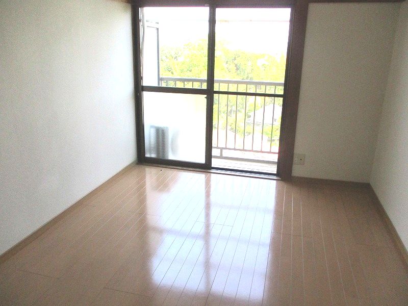 居室・リビング　高台にあり眺望良好・通風良好！