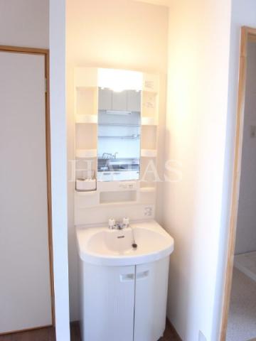 洗面設備　同物件別部屋です。