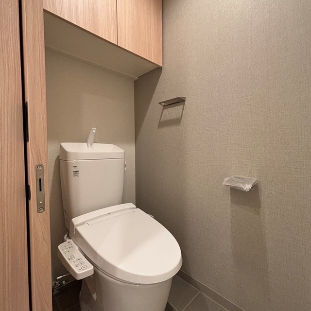 トイレ　写真は同タイプ住戸です。