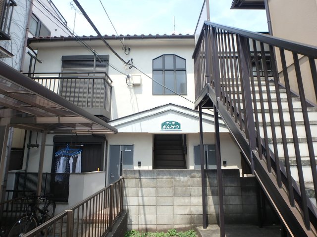 建物外観　2003年完成こだわりの内装♪