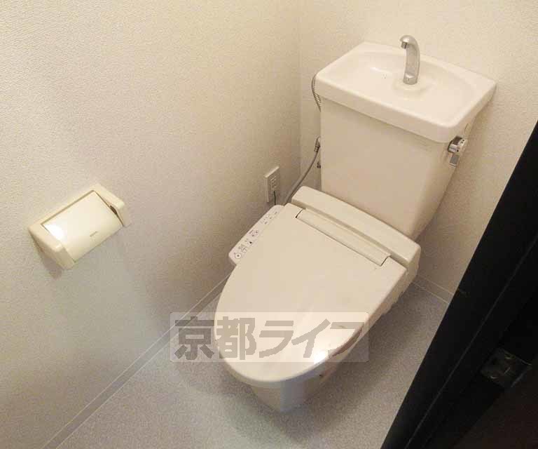 トイレ　清潔感のあるトイレです