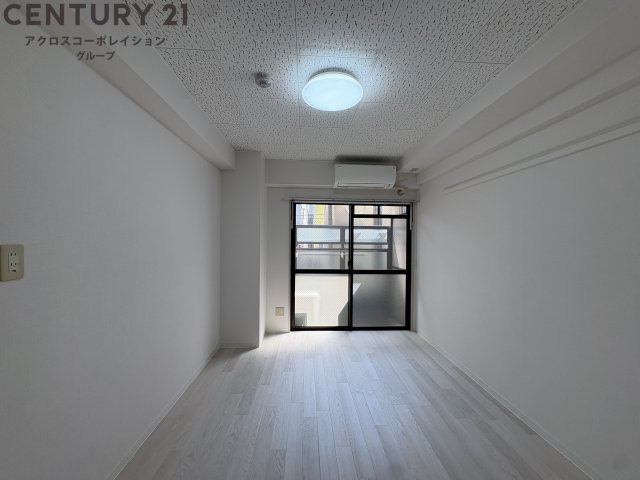 居室・リビング　エアコン付きです☆