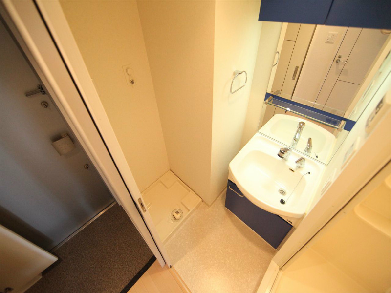 洗面設備　脱衣所　独立洗面台（シャンプードレッサー）洗濯機用意できます