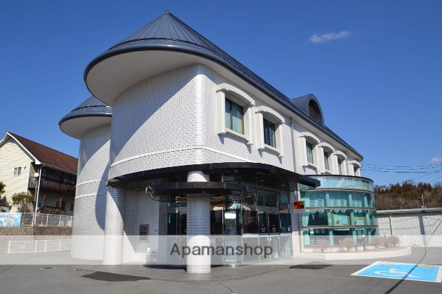 銀行　もみじ銀行　西条南支店（銀行）まで3700m