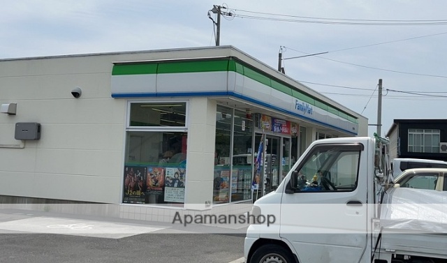 コンビニ　ファミリーマート玉野迫間店（コンビニ）まで1010m