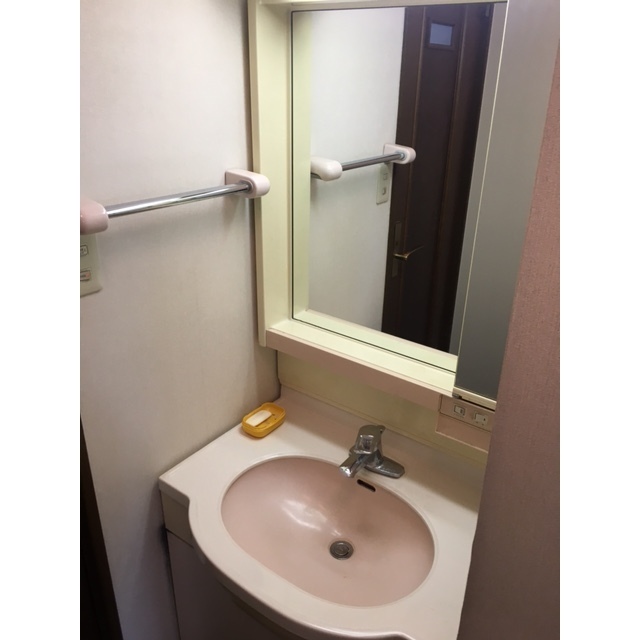 洗面設備　２階トイレ横、独立洗面台