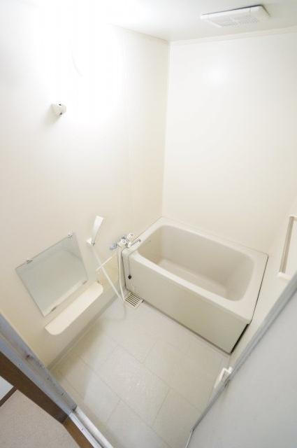 バス・シャワールーム　※同物件・反転タイプの写真です。