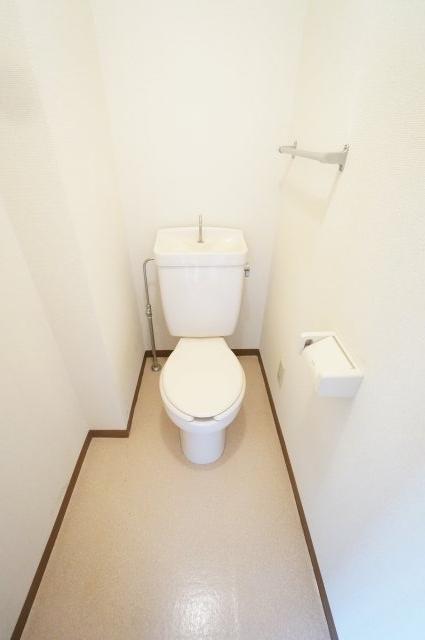 トイレ　※同物件・反転タイプの写真です。