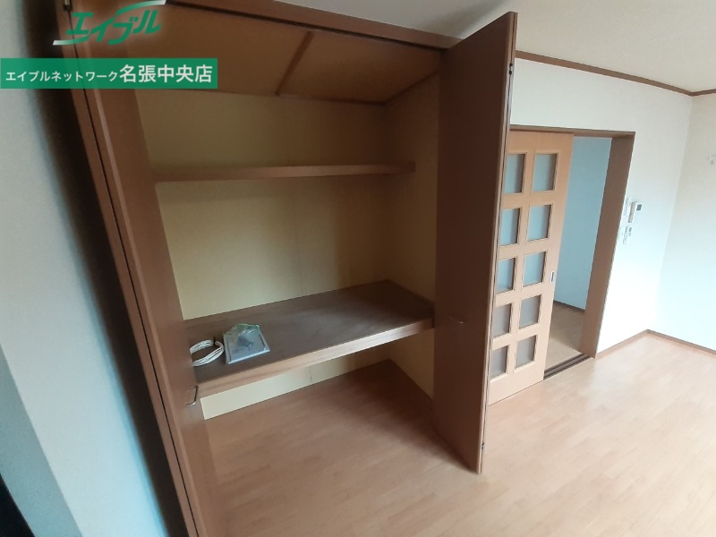 収納　同物件別部屋の写真です