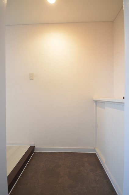 玄関　※同建物・別物件の写真です