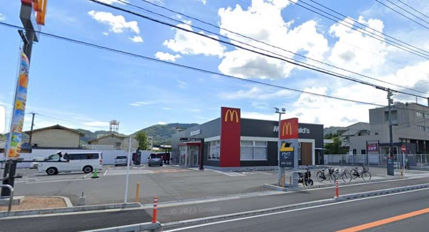 飲食店　マクドナルド備後府中店（飲食店）まで962m