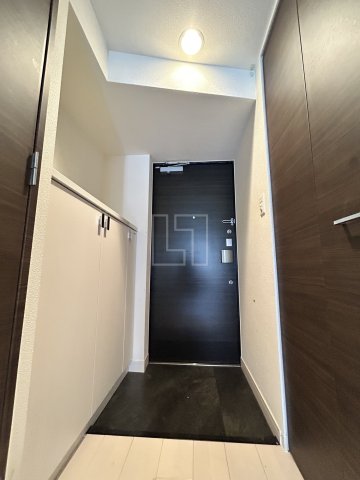 玄関　広々とした室内は魅力的！　玄関