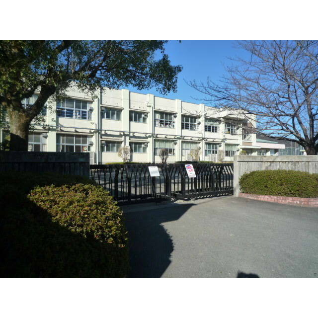 小学校　日野小学校　　２４（小学校）まで240m