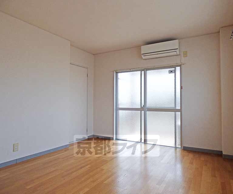 居室・リビング　綺麗な室内です。