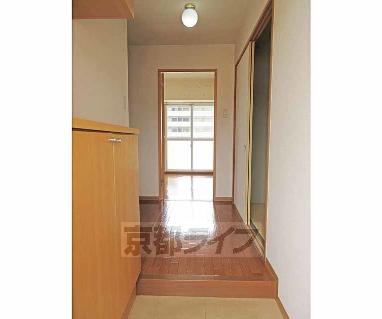 その他部屋・スペース　明るい廊下です