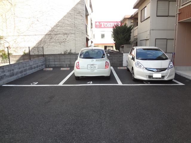 駐車場　３番から５番