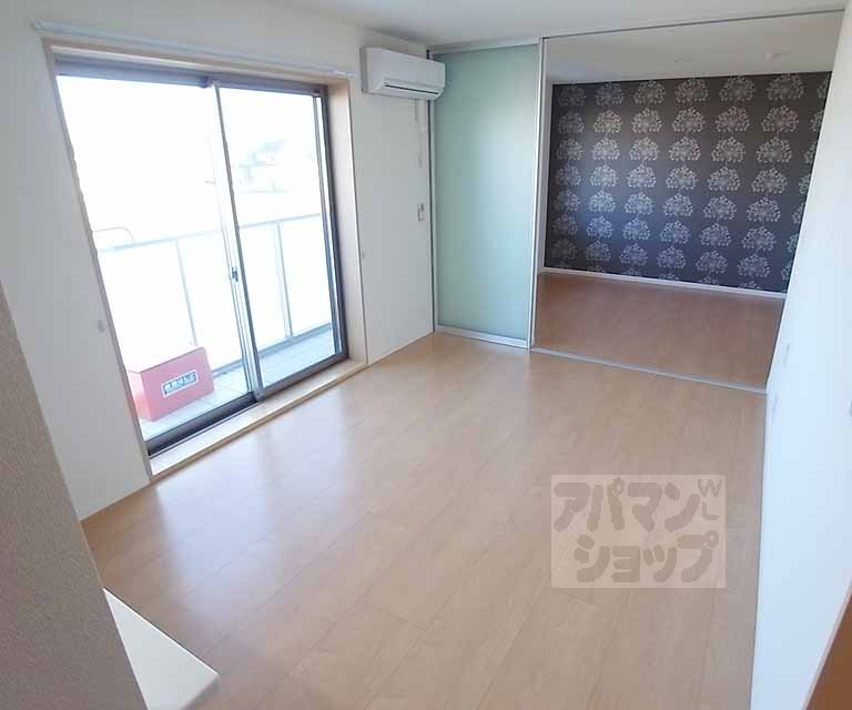 居室・リビング　東向きのリビング