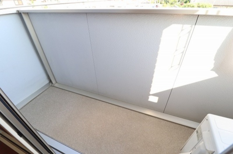 バルコニー　図面と現状に相違がある場合には現状を優先