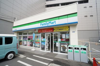 コンビニ　ファミリーマート津田沼南口店（コンビニ）まで815m