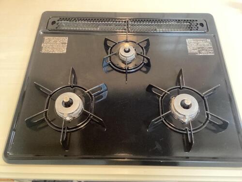 キッチン　グリル付３口ガスコンロ