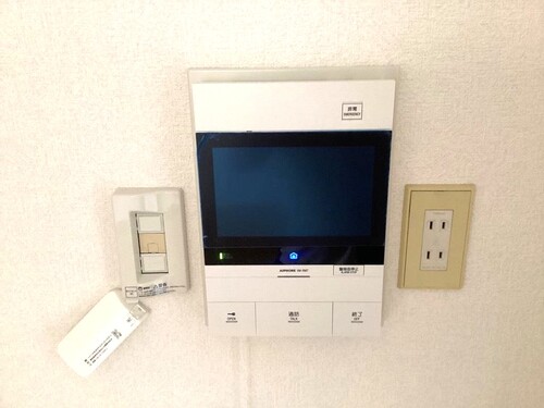 セキュリティ　モニタ付インターホン