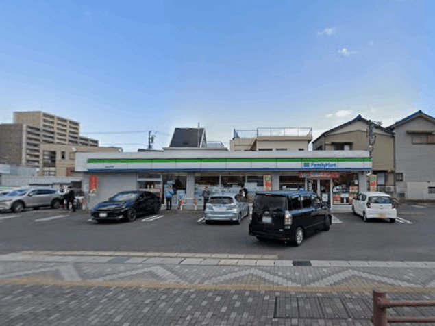 コンビニ　ファミリーマート桑名参宮通店（コンビニ）まで754m