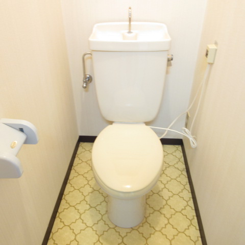 トイレ　窓有り