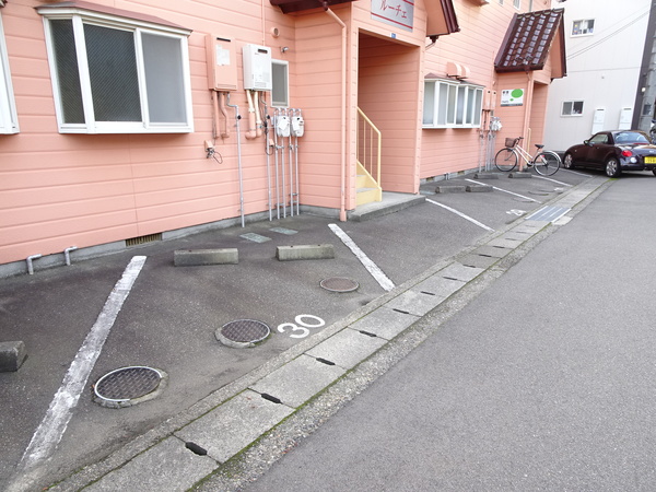 駐車場　小型車限定