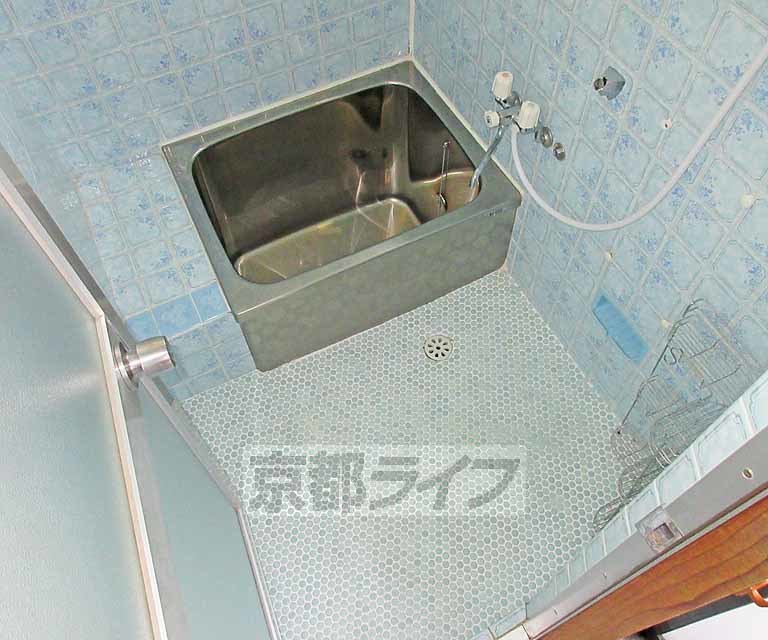 バス・シャワールーム　洗い場広い！