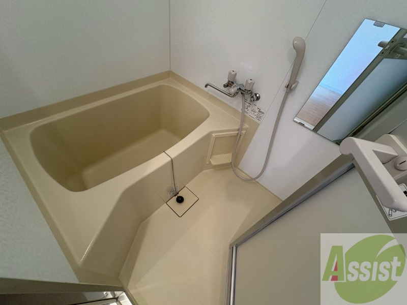 バス・シャワールーム　疲れを癒すには湯船でゆっくりするのが良いですよ。