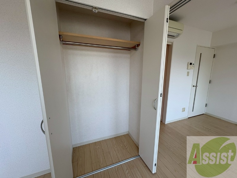 収納　寝室のクローゼットにもたくさん収納出来ますね！