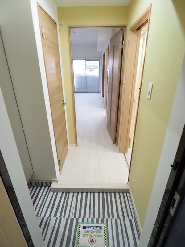 玄関　暖かくお出迎えしてくれます