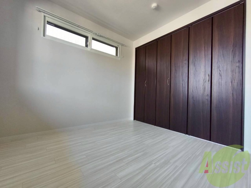 その他部屋・スペース　洋室がもう一つ。お部屋が多いのはうれしいですね！