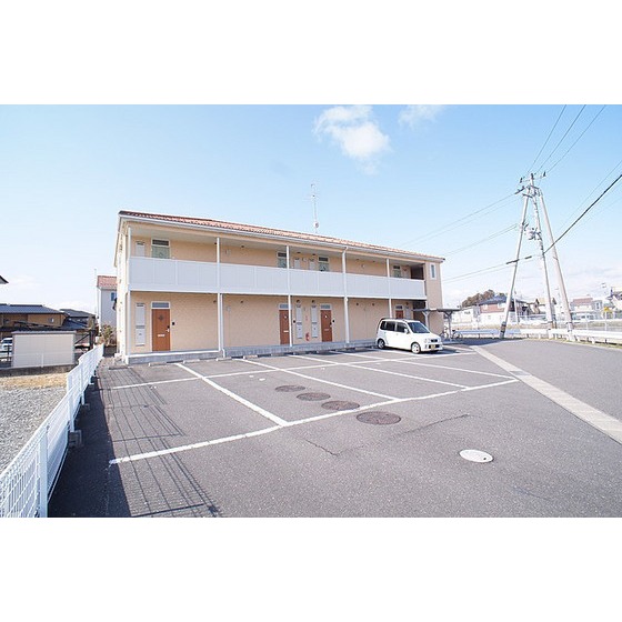 駐車場　１台込み無料です。２台目縦列２，２００円