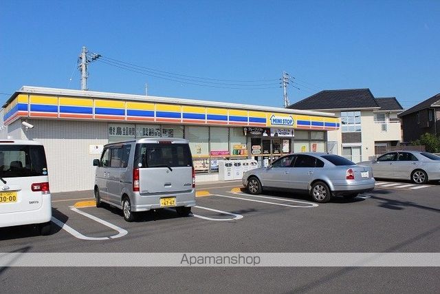 コンビニ　ミニストップ高松多肥下町店（コンビニ）まで555m