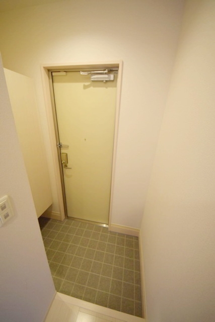 玄関　※反転タイプのお部屋のお写真です